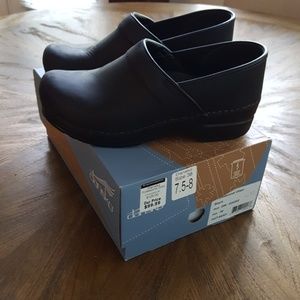 Dansko professional oil-rubbed clogs